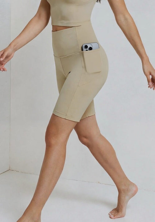 FLOW FLOW Shorts Flexible High-Waist Biker Shorts with Side Pocket