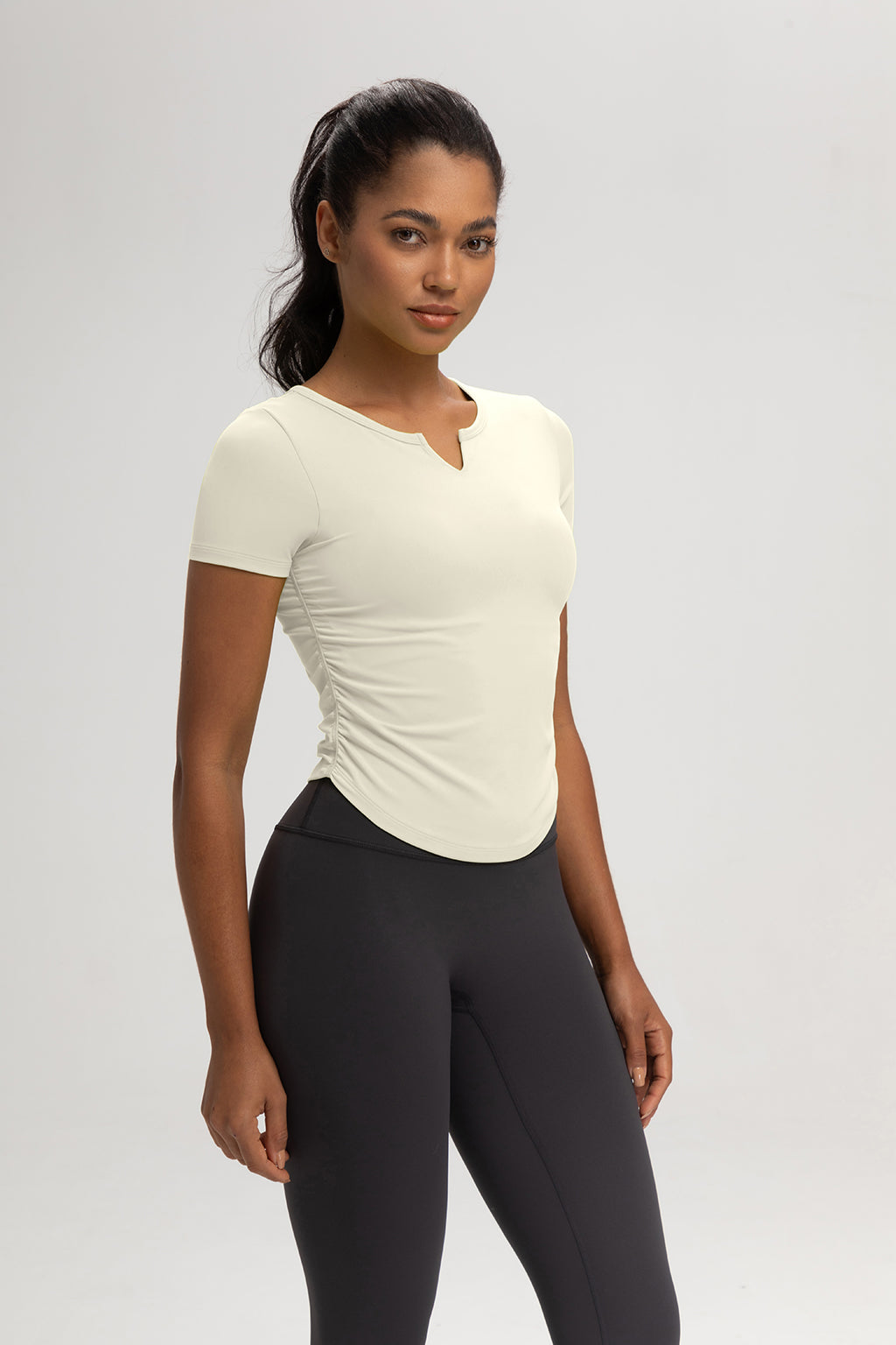 FLOW FLOW Top The Slim Fit V-Neck Athleisure Ruched T-Shirt with Built-in Pads